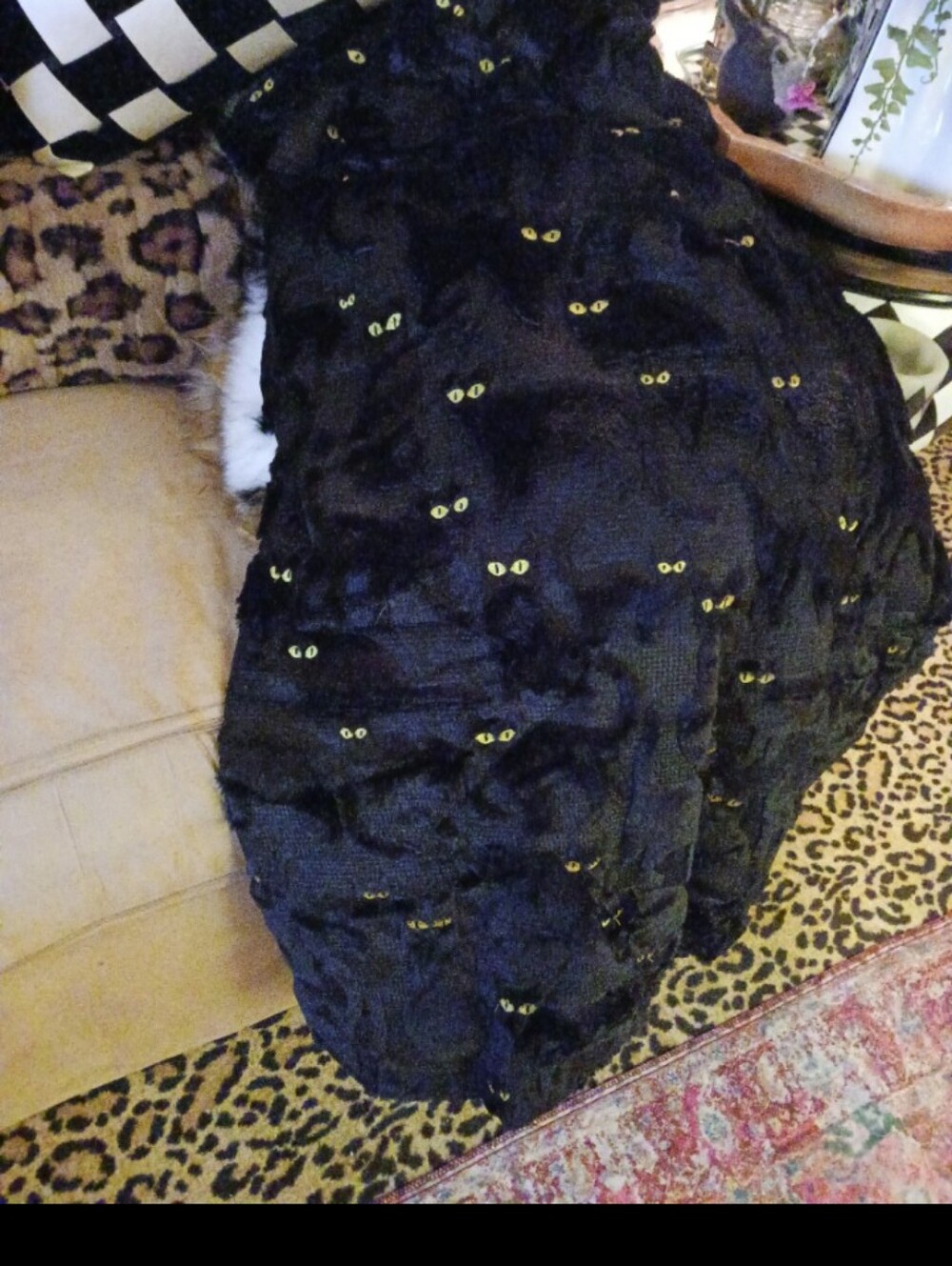 Black Cat Throw Blanket with Yellow Cat Eyes Pattern